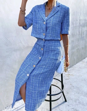 Blazer - Endast blazer har inte underdelen. Fint material det är en zara dupe.  Helt oanvänd 