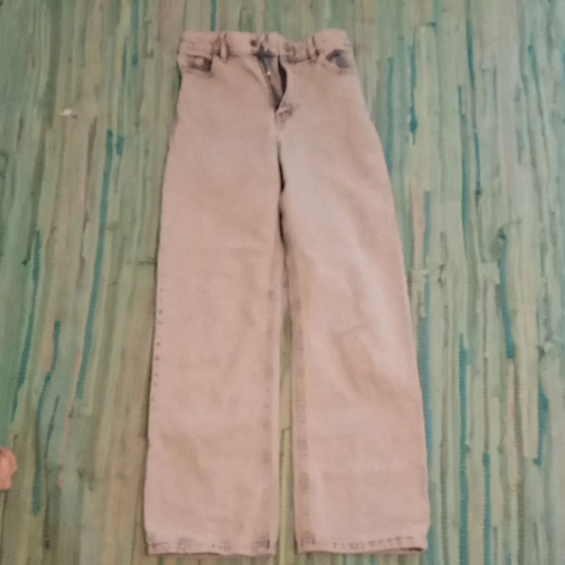 Utsvängda byxor knappt använda