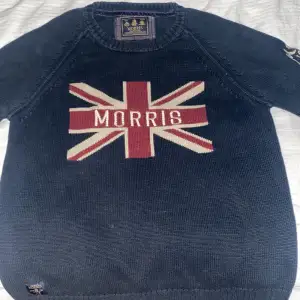 En simpel Morris tröja i storlek small.  Passar på tjejer och killar.  Absolut inga fel med den och knappt använd. Skriv för intresse😁(priset kan vi diskutera) 