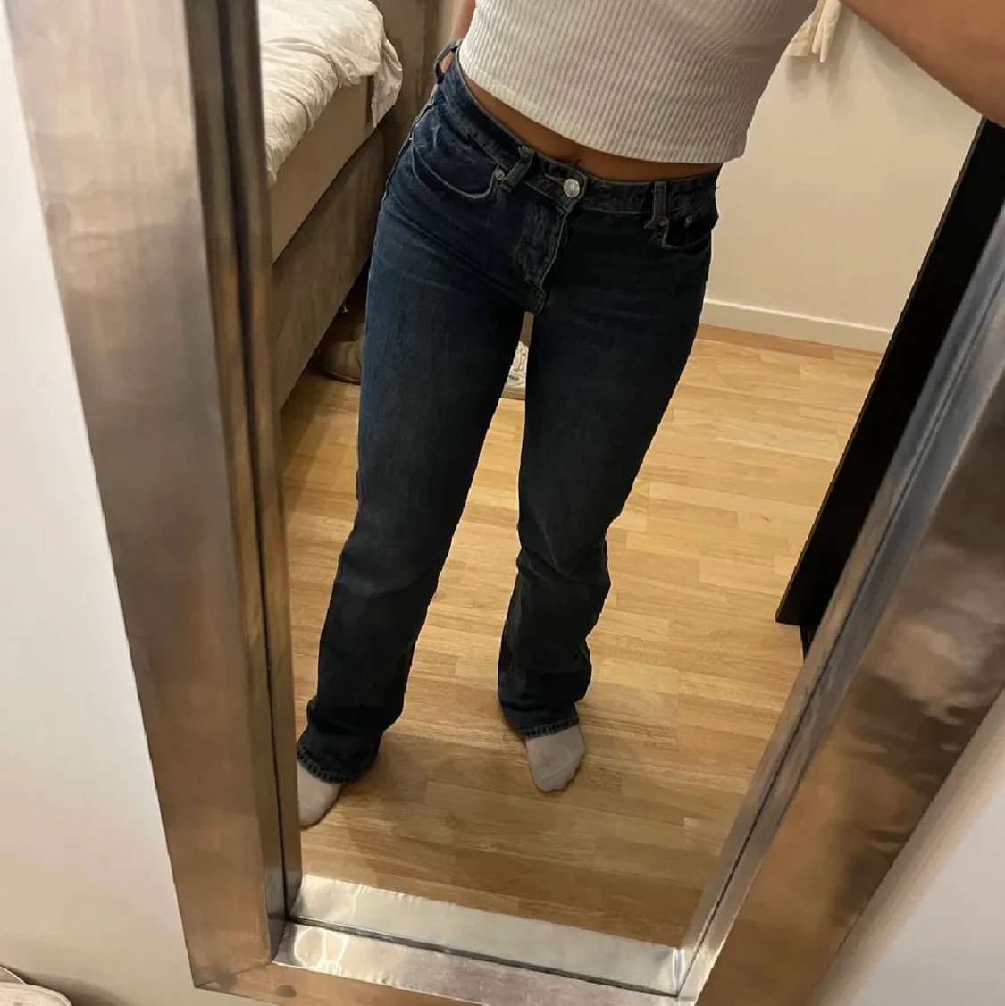 Mörkblåa jeans!! - 90