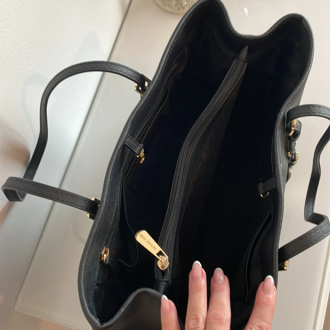 Michael kors väska mkt fint skick  - 90