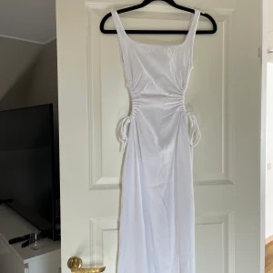 Vit klänning från Chiquelle - Aldrig använt