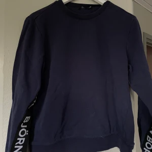 Sweatshirt  - Jätte fin tröja från Björn Borg, använd väldigt få gånger, nyskick!  
