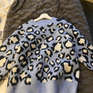 Stickad tröja MANGO - Jag säljer stickad tröja från MANGO i storlek M. Köparen står för frakten  (Kan även skickas)