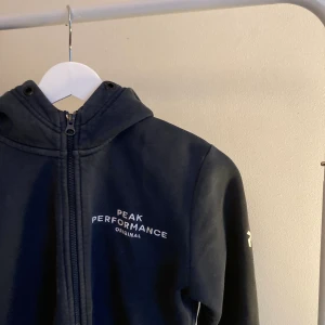 Peak performance  - Skick 8/10. Nypris 799kr