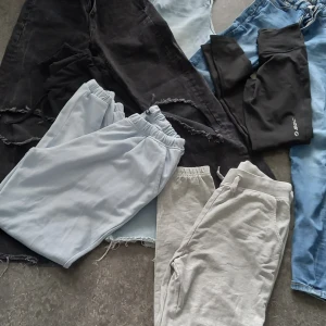 Blandat  - Blandat med jeans, Långärmat. Det mesta bara använt 1 gång. Blandade storlekar från XS-M Köparen står för porto