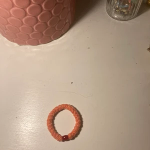 Knekki  - Säljer den här jätte fina fluffiga oranga kenkkisen som är äkta! Från nk om ni vill se varför jag säljer den gå in på mitt första inlägg❤️❤️ jag kan mötas upp inom Stockholm och frakt kostar 13kr❤️❤️❤️