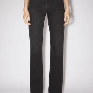 Acne studios 1977 bootcut denim 29/32 - Acne studios 1977 bootcut denim 29/32. Super nice slim bootcut jeans. Perfekta för vintern. Använda ett fåtal gånger.  Cond:9/10 