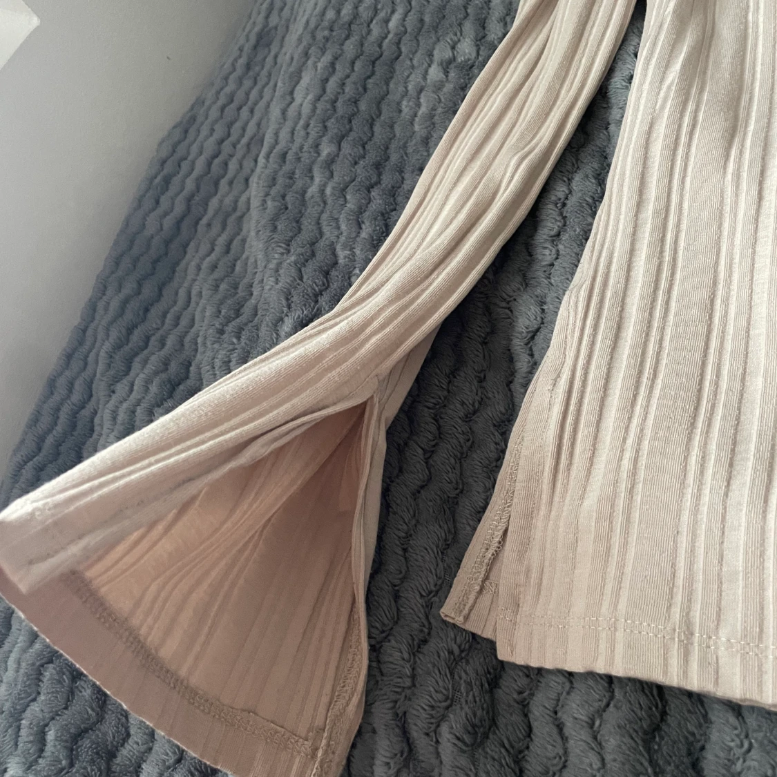 Ribbad tröja med slit strl S - 90