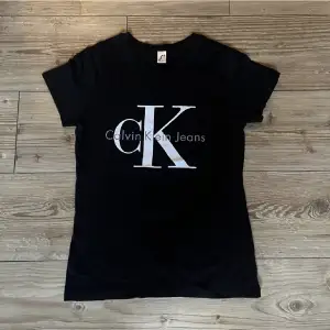 Skit snygg Calvin Klein Tshirt som tyvärr inte kommit till användning❤️‍🔥storlek S!!