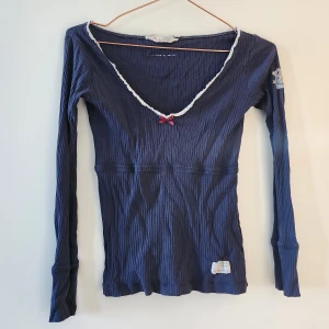 Odd Molly tröja - Långärmad topp från Odd Molly. Säljes då den inte används. Hör av dig om du har frågor!