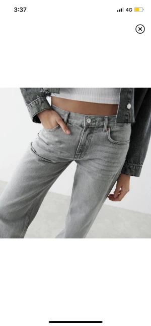 Low waist jeans - Säljer dessa från Gina pga för stora och kommer inte till användning🫶 oanvända o köpta för typ 2 månader sen