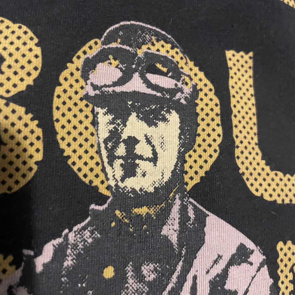 Vintage Barbour tshirt köpt på barkaby i Stockholm för 549 kr🤩 Tröjan har inga hål eller andra defekter😼👍 Säljer pga inte min stil längre🤌🏻. T-shirts.
