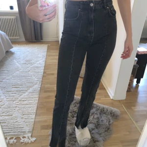 Jeans - Jeans från gina, använda 2 gånger. Köptes för 599:- säljer för 160:-