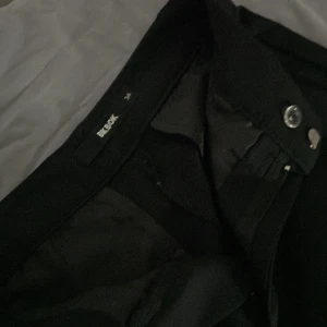 Bikbok kostymbyxor ❤️ - Jätte fint skick❤️inte använda❤️kit snygga❤️❤️pris kan diskuteras 💗