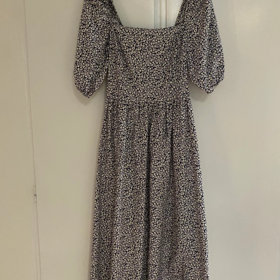 Blommig klänning från hm