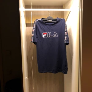 Fila T-Shirt - En knappt använd tröja som är i bra skick