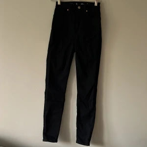 Jeans | Bikbok - Peachy High 99 A jeans från BikBok. Aldrig använd då storleken inte passar. Hög i midjan