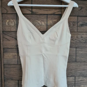 Cream top - Beige topp