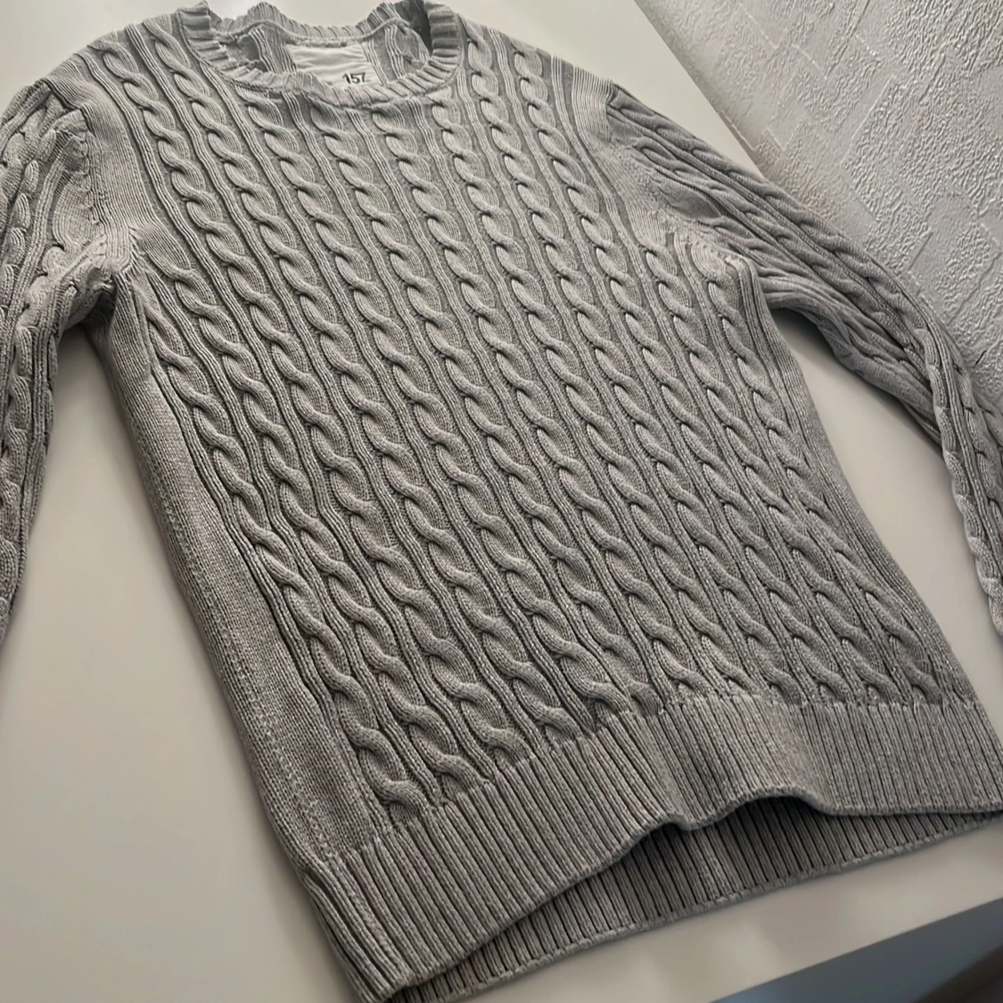 Grå stickad tröja M - 91