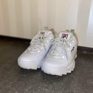 Fila sneakers  - Fila sneakers. White. Använda Max 10 gånger 