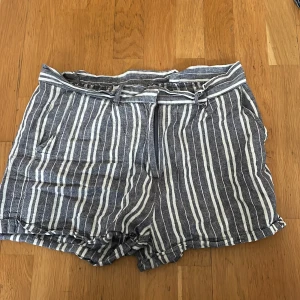 Shorts storlek L - Använda några få gånger, passar bra i storlek