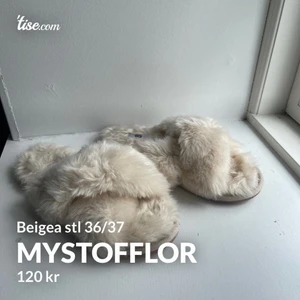 Mjuka tofflor  - Super mjuka fluffiga tofflor i fuskpäls.  Storlek 36/37  Oanvända endast testade 10 minuter.   Kan skickas. Frakt tillkommer med 66kr spårbart 