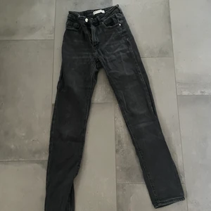 Ginatricot jeans  - Jättefina Molly original jeans från Gina!💗 jättebra skick.