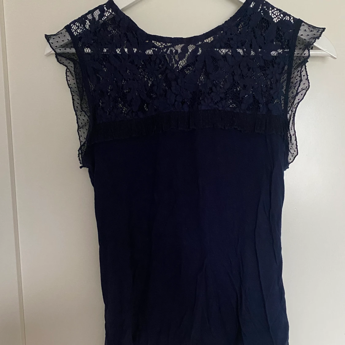 Topp med broderier - 90