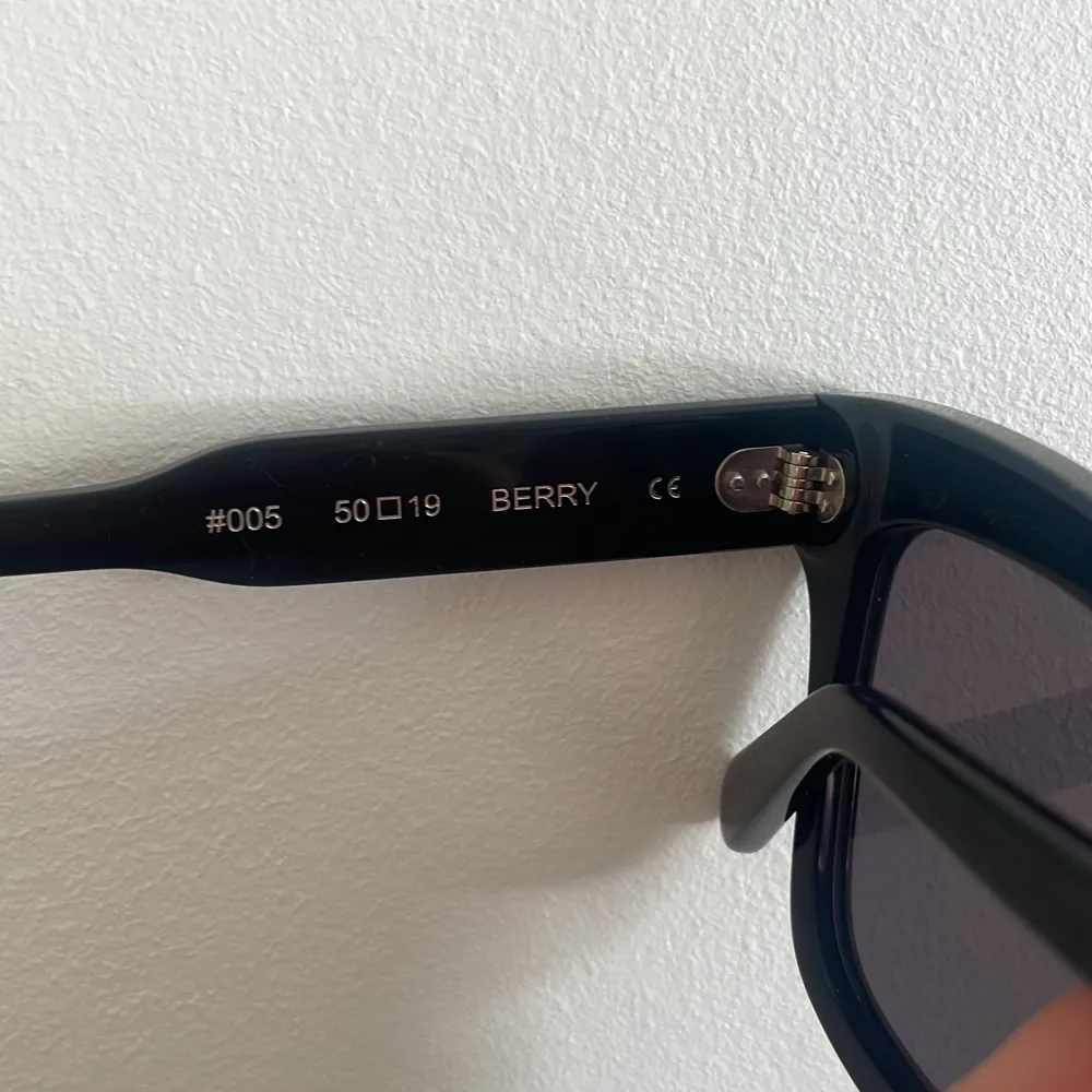 Säljer nu mina snygga chimiglassögon ❤️ är i storlek 005 liknar 007 mycket ❤️ är i färgen svart ❤️. Accessoarer.