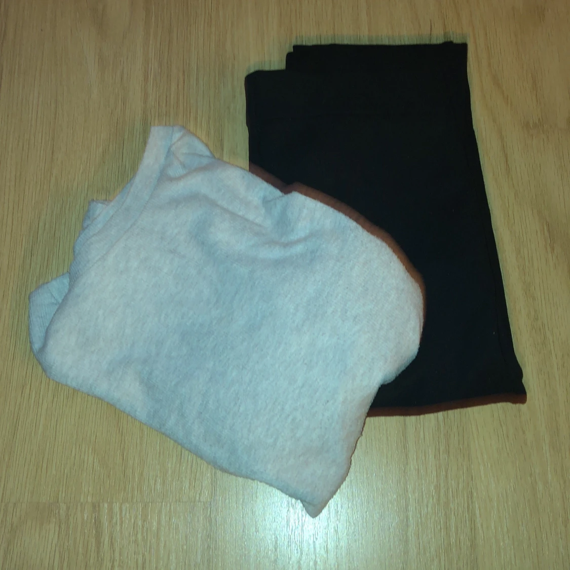 Set med lång armada tröja och kostymbyxor 