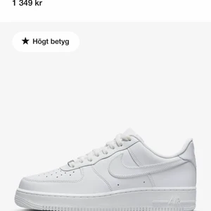 Nike air force 1 0,7 - Säljer pga att skorna börjar bli för så. Inte min bilder bilderna är från hemsidan jag köpte skorna från. Fråga om ni vill ha mina egna bilder på skorna bilder. Vi kan diskutera om priset så båda blir nöjda. Butikens pris: 1 349 kr. Mitt pris :400