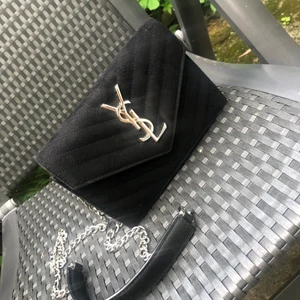 Ysl väska - En fin/stilig väska. 