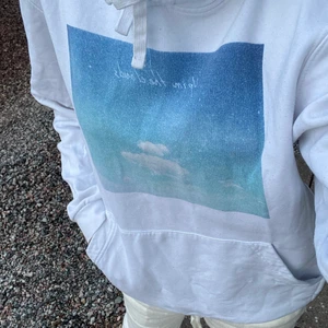 Thecoolelephant hoodie - Sparsamt använd och är i fint skick!💛💓 ny pris är 599kr