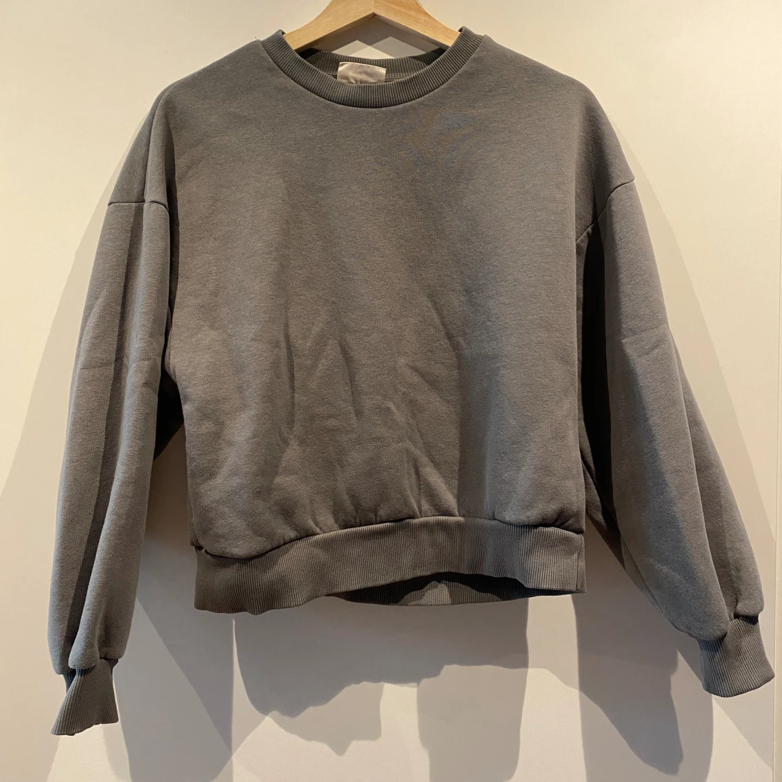 Sweatshirt i kort modell - 91