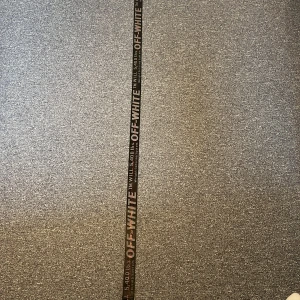 Off white bälte - Provat 1 gång Skick 10/10 Mötas upp Skövde, alternativt gbg