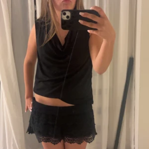 Svart blus - stockhoLM är märket superfint skick, knappt andvänd💛