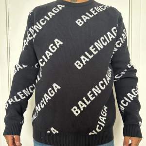 Balenciaga tröja nypris 10 000kr, den är sparsamt använd säljer för 4000kr 