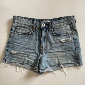 Jeansshorts - Säljer dessa snygga jeansshorts. 🩷
