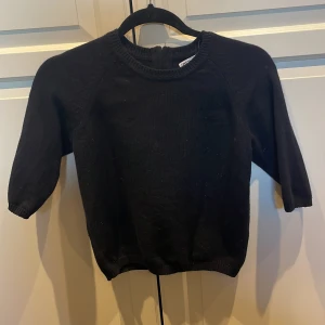 Tröja - Köpt på zara. Storlek M men sitter som en S