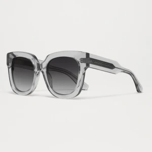 Chimi solglasögon  - Säljer mina grå chimi solglasögon i modellen 08. Fint skick, finns fler bilder. Skriv vid intresse! Pris kan diskuteras