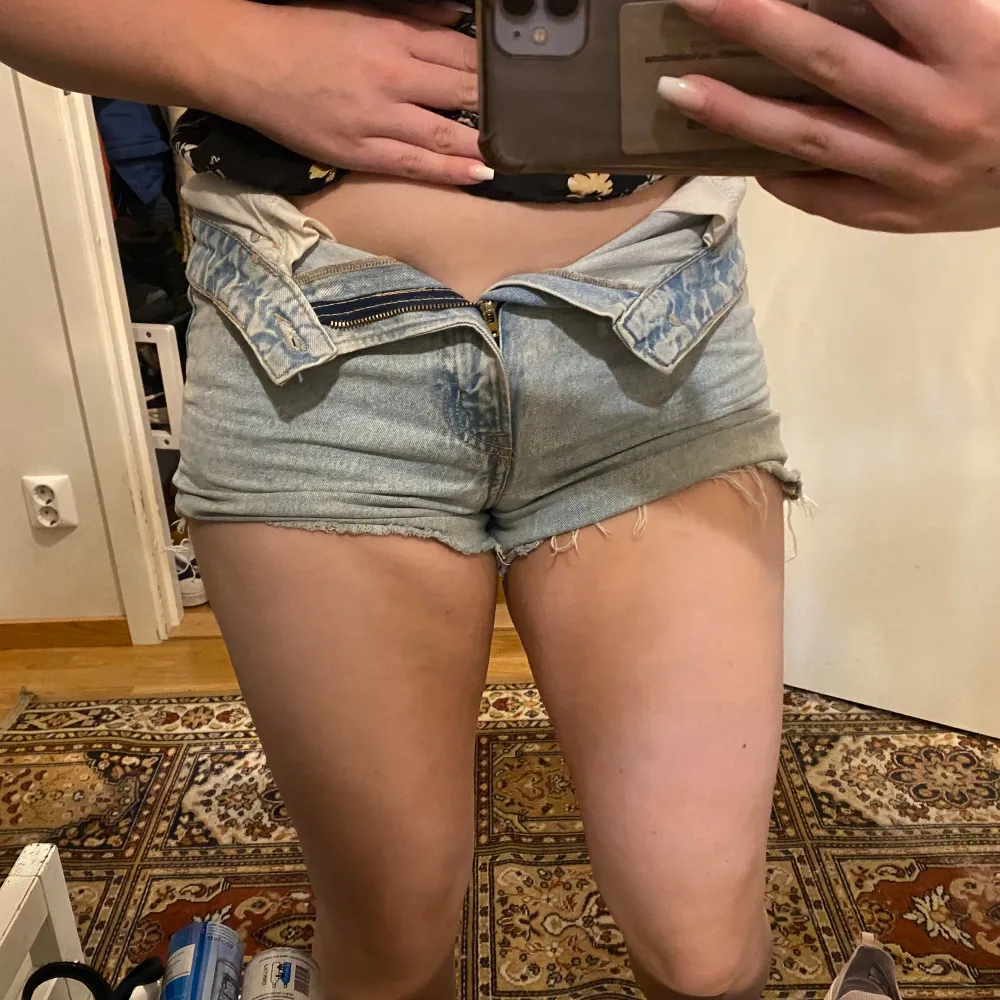 Ljusblå jeansshorts som är supersöta💕💙. Shorts.