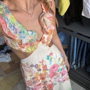 Sommarklänning - Jätte fin lång sommarklänning! Jag är 168cm💗