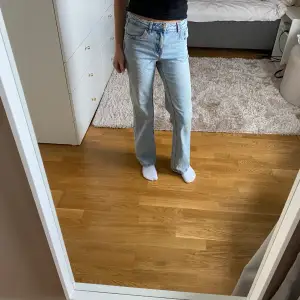 Super fina jeans, medel höga i midjan 