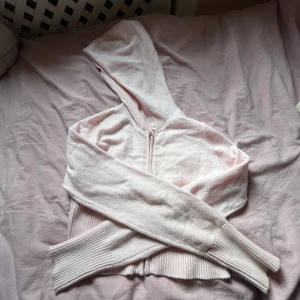 Gina tröja - Tröja/kofta inte använd 