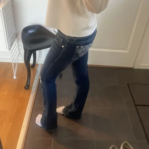 Jeans - Säljer dessa as snygga jeans men hål❤️