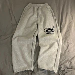 Protect ldn baggy joggers - Säljer dom för att dom inte passar mig och dom är i mycket bra skick