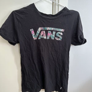 Vans T-shirt xs - T-shirt från vans i storlek xs.  Bra skick. 