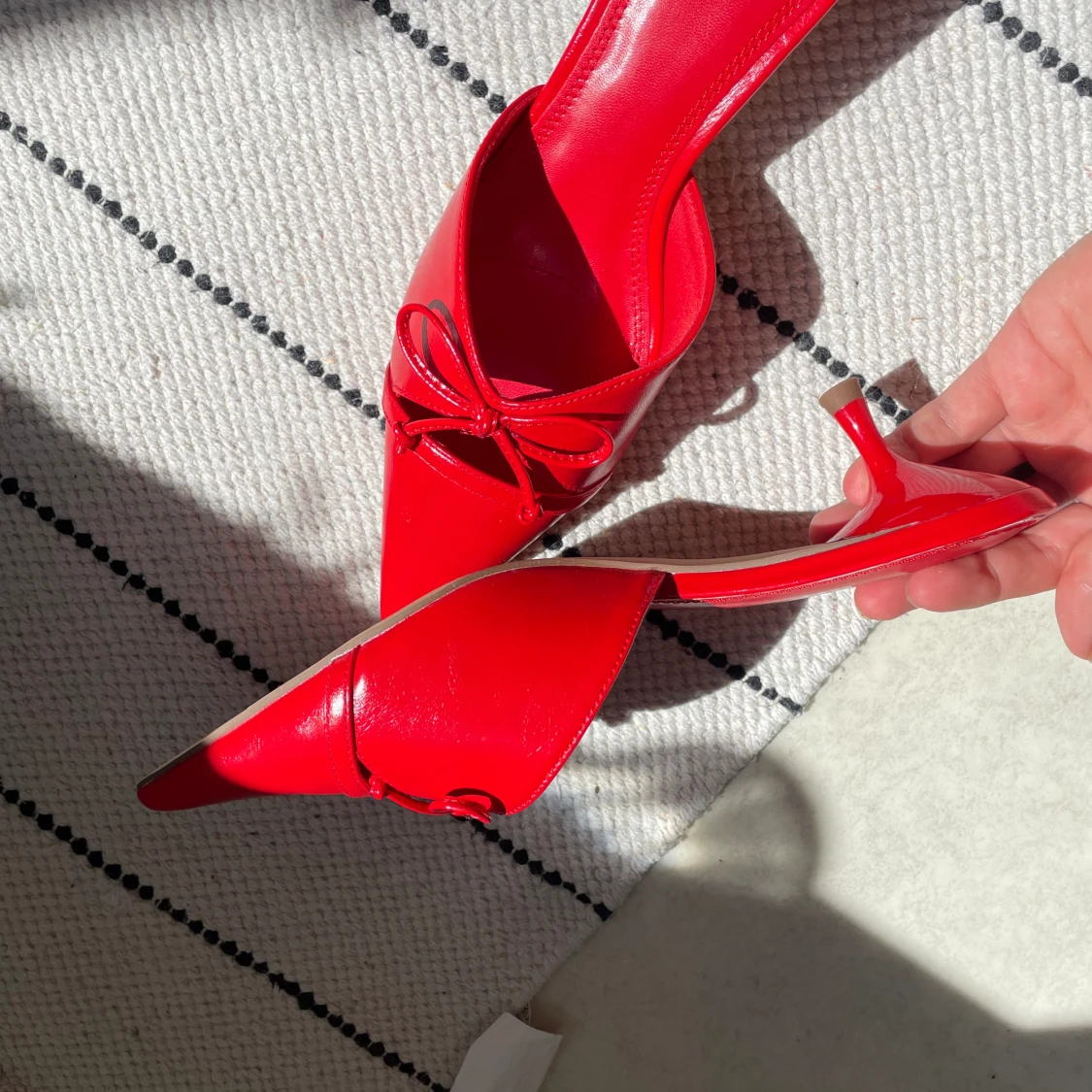 Röda spets klackar  - 90