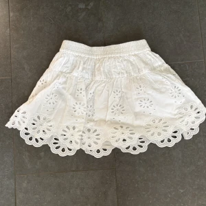 Zara kjol - Zara kjol från förra året i nyskick men använd några gånger